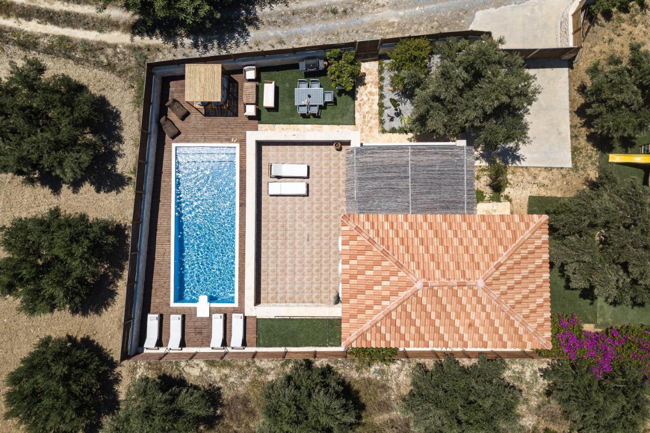 Pangalochori Villa Vera - With Private Heated Pool & Jacuzzi מראה חיצוני תמונה