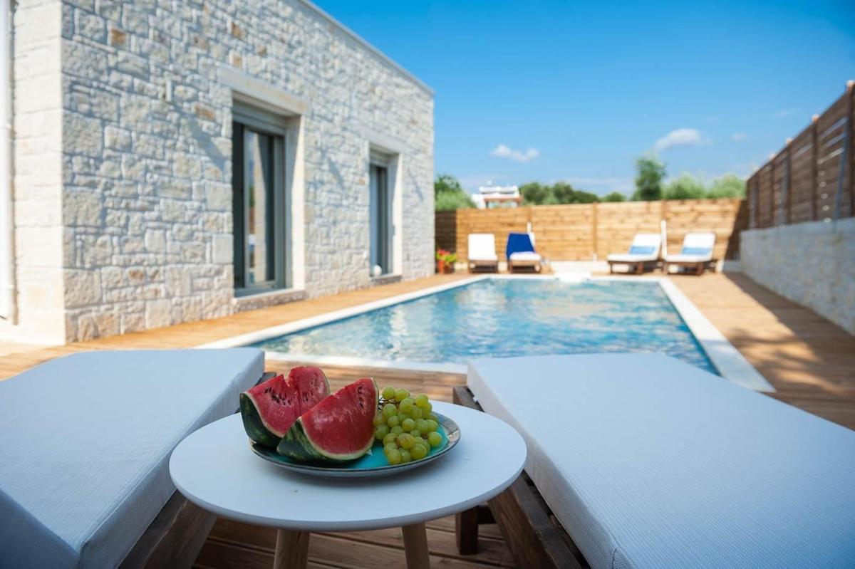 Pangalochori Villa Vera - With Private Heated Pool & Jacuzzi מראה חיצוני תמונה