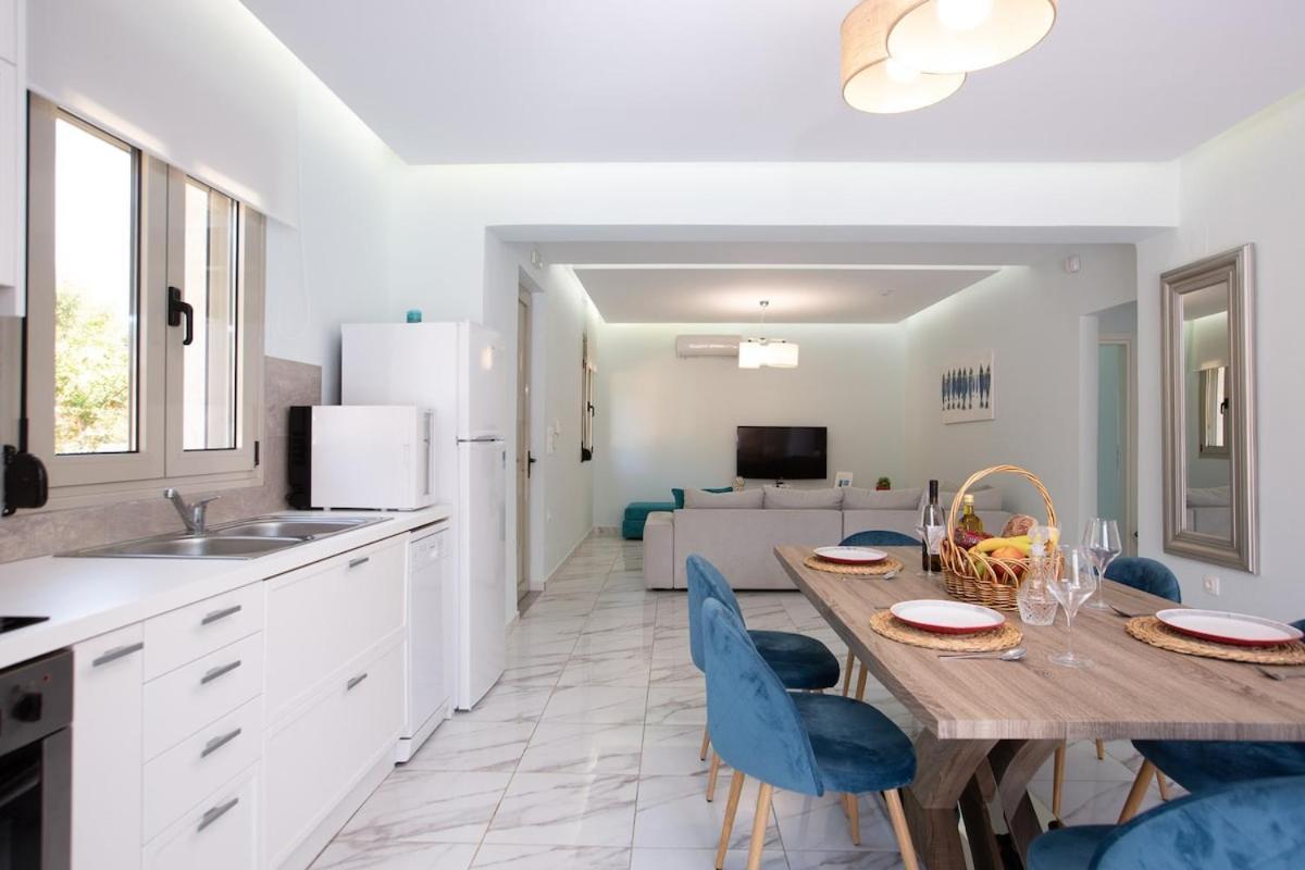 Pangalochori Villa Vera - With Private Heated Pool & Jacuzzi מראה חיצוני תמונה