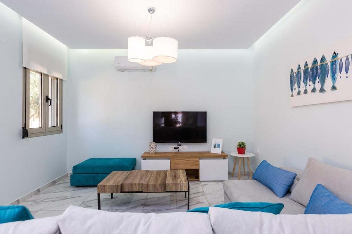 Pangalochori Villa Vera - With Private Heated Pool & Jacuzzi מראה חיצוני תמונה
