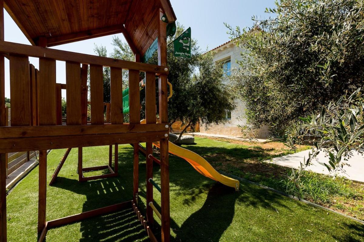 Pangalochori Villa Vera - With Private Heated Pool & Jacuzzi מראה חיצוני תמונה